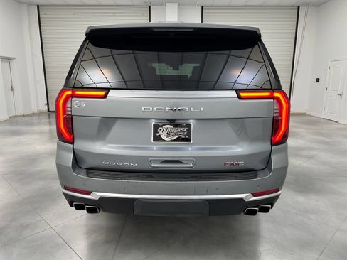 Used 2025 GMC Yukon XL Denali RWD image 8