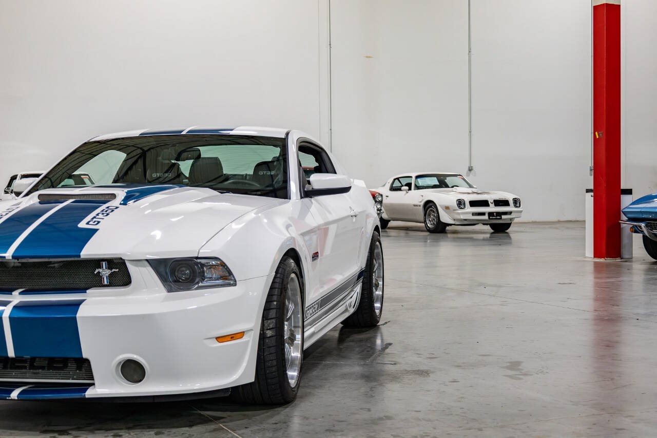 Used 2012 Ford Mustang GT Premium w/ HID Headlamps & Security Pkg RWD image 27