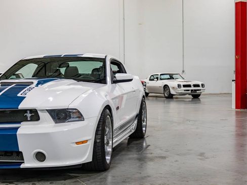 Used 2012 Ford Mustang GT Premium w/ HID Headlamps & Security Pkg RWD image 27