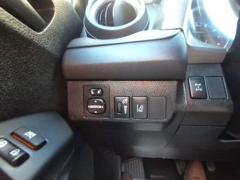 Used 2017 Toyota RAV4 LE image 26