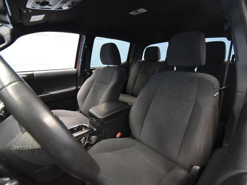 Used 2019 Toyota Tacoma TRD Off-Road AWD/4WD image 21