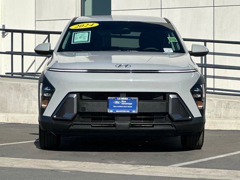 Used 2024 Hyundai Kona SE image 8