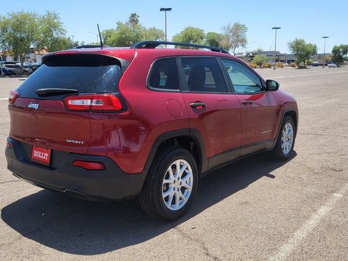 Used 2016 Jeep Cherokee Sport FWD image 10
