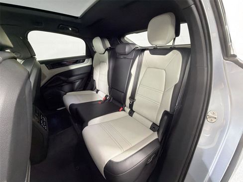 Certified 2026 Porsche Cayenne Coupe AWD/4WD image 26