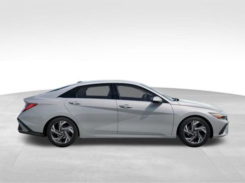 New 2026 Hyundai Elantra Limited image 7