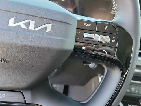 New 2027 Kia Carnival EX w/ Dark Edition Package FWD image 25