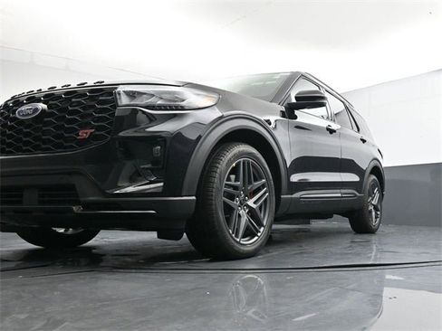 New 2026 Ford Explorer ST image 30