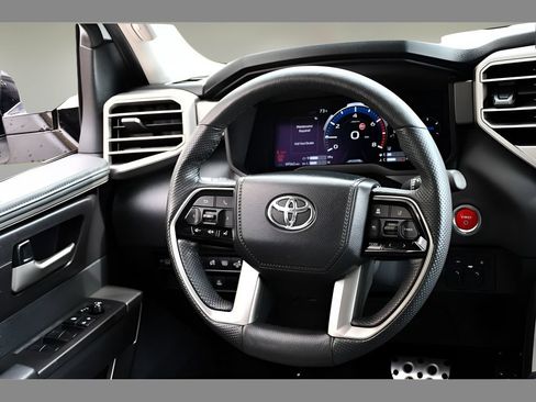 Used 2024 Toyota Sequoia SR5 w/ SR5 Premium Package AWD/4WD image 18