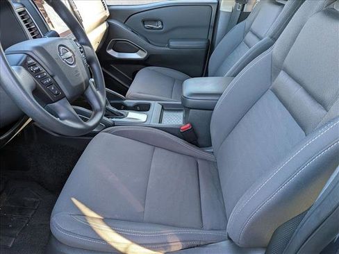 Used 2022 Nissan Frontier SV w/ Technology Package image 13