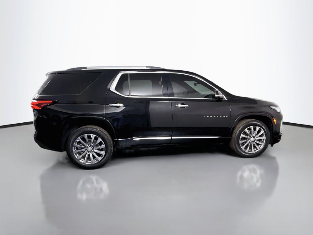 Used 2023 Chevrolet Traverse Premier FWD image 11