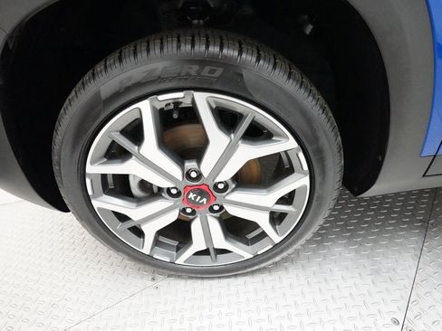 Used 2021 Kia Seltos SX w/ SX Sunroof Package image 26