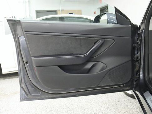 Used 2018 Tesla Model 3 image 30