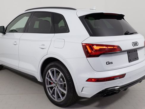 Used 2024 Audi Q5 e Premium Plus w/ Premium Plus Package image 31