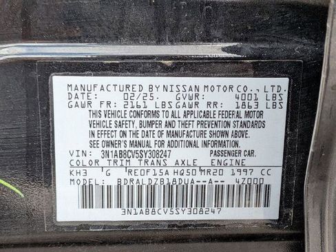 Certified 2025 Nissan Sentra SV FWD image 30