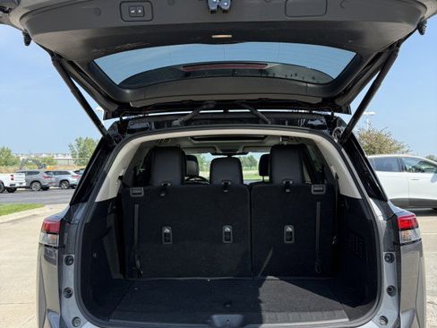 Used 2024 Nissan Pathfinder SL w/ SL Premium Package image 29