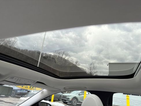 Used 2021 Mercedes-Benz E 450 4MATIC Sedan image 12