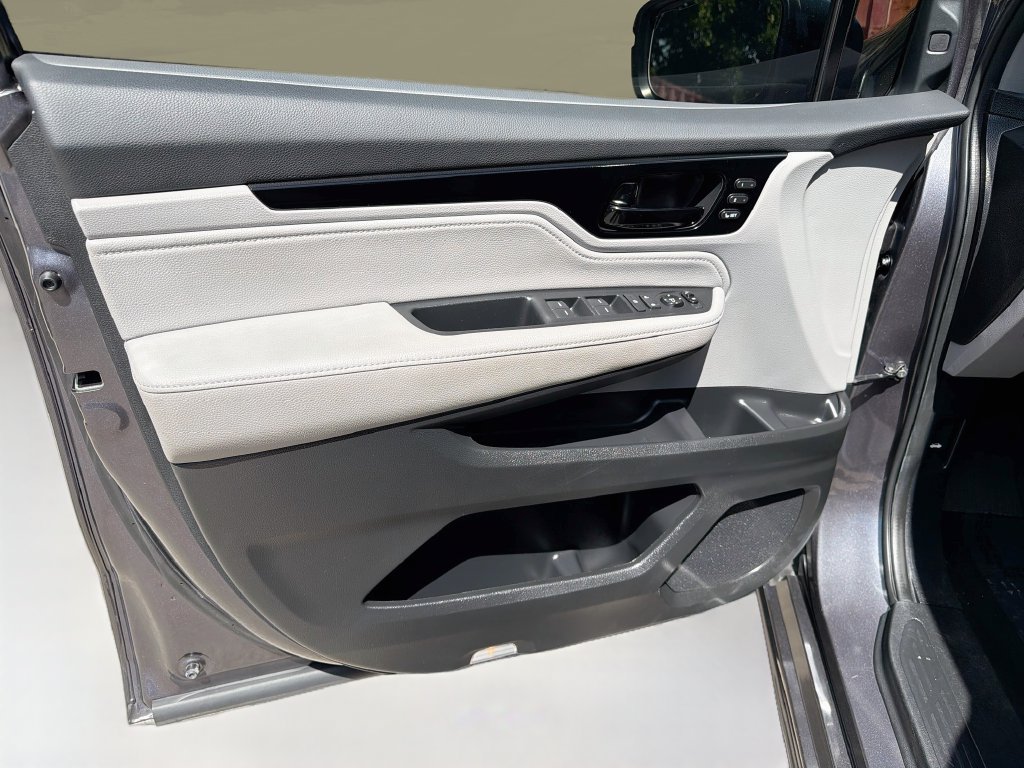 Certified 2024 Honda Odyssey Touring image 20