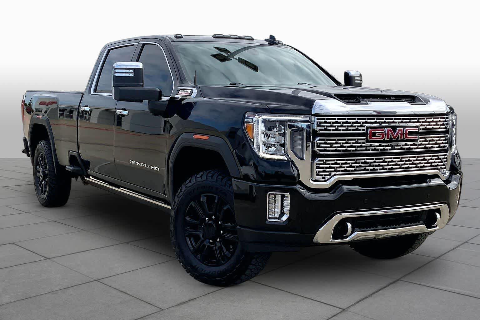Used 2023 GMC Sierra 3500 Denali w/ Denali Black Diamond Edition AWD/4WD image 2