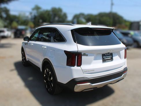 Certified 2025 Kia Sorento EX w/ Panoramic Sunroof Package FWD image 13