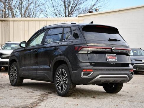 New 2026 Volkswagen Taos SE image 5