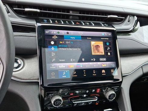 Certified 2024 Jeep Grand Cherokee Overland w/ Advanced Protech Group III image 29