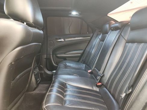 Used 2018 Chrysler 300 S w/ 300S Premium Group image 10