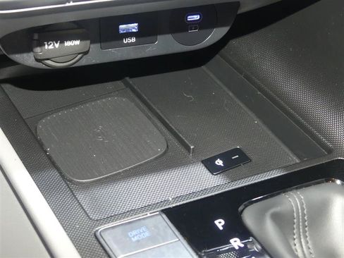 Used 2025 Hyundai Elantra Sport FWD image 40