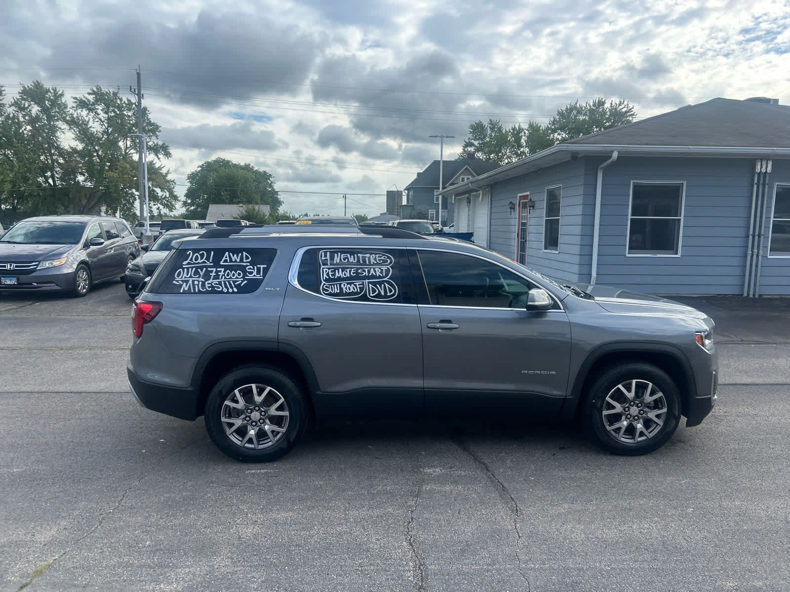 Used 2021 GMC Acadia SLT w/ Premium Package AWD/4WD image 8