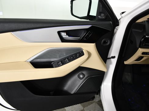 Certified 2025 Acura MDX SH-AWD w/ Technology Package image 36