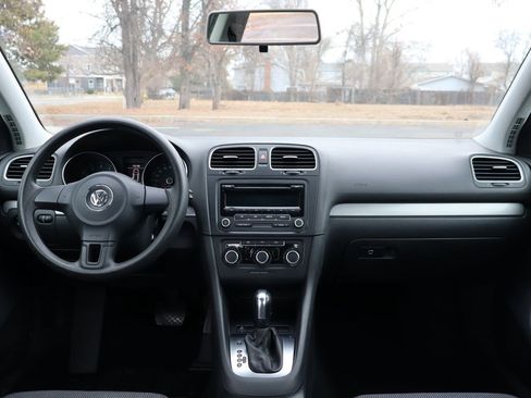 Used 2014 Volkswagen Golf 2.5L image 16