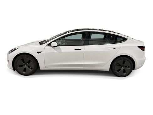 Certified 2023 Tesla Model 3 Standard Range RWD image 3