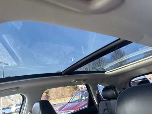 Used 2023 Kia Sorento SX image 24