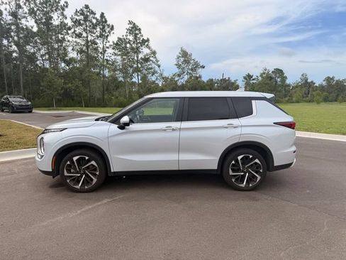 Used 2024 Mitsubishi Outlander AWD image 14