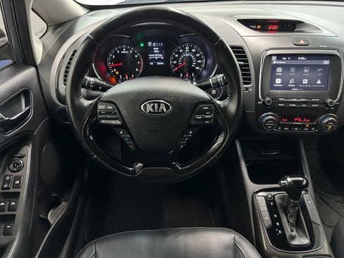 Used 2017 Kia Forte EX image 19