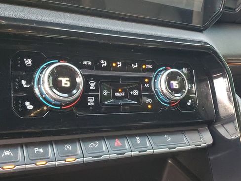 Used 2023 GMC Sierra 1500 AT4 w/ AT4 Premium Package image 23