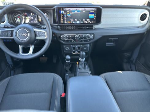 Certified 2025 Jeep Wrangler Unlimited Sahara AWD/4WD image 10
