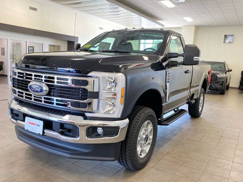 New 2026 Ford F250 XLT w/ FX4 Off-Road Package AWD/4WD image 4