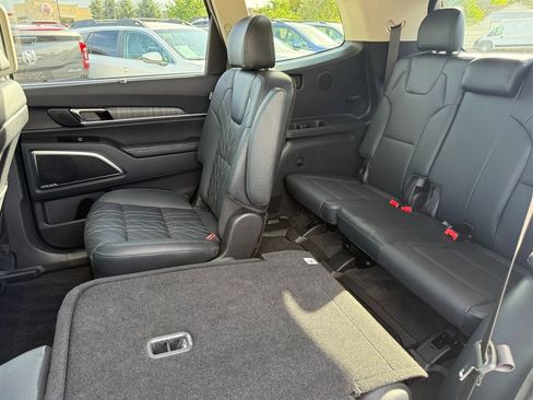 Used 2025 Kia Telluride SX w/ SX Captain's Chair Package FWD image 14