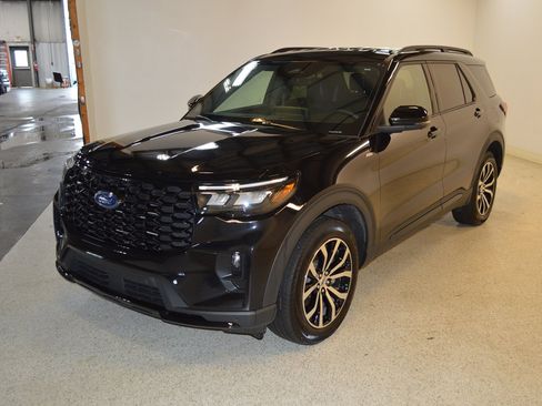 Used 2026 Ford Explorer ST-Line AWD/4WD image 7