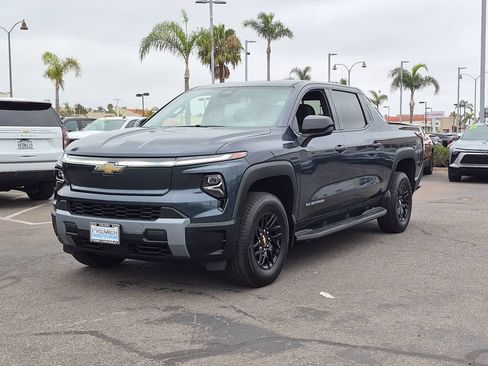 Used 2026 Chevrolet Silverado EV LT AWD/4WD image 4