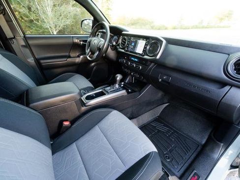 Used 2023 Toyota Tacoma TRD Off-Road image 30
