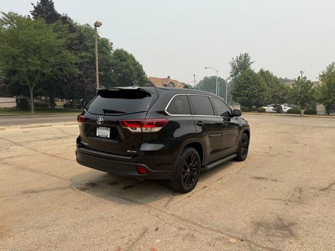 Used 2019 Toyota Highlander SE w/ Protection Package #3 AWD/4WD image 7