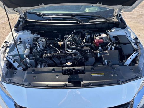 Used 2025 Nissan Altima 2.5 SV FWD image 32
