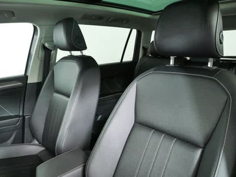 Certified 2023 Volkswagen Tiguan SE w/ Panoramic Sunroof Package FWD image 8