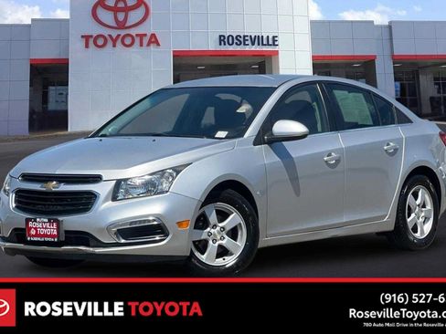Used 2016 Chevrolet Cruze LT FWD image 1