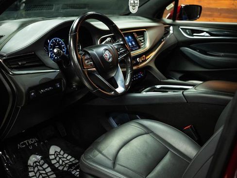 Used 2024 Buick Enclave Premium image 9