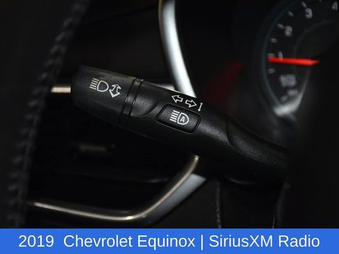 Used 2019 Chevrolet Equinox LT w/ Driver Convenience Package FWD image 10