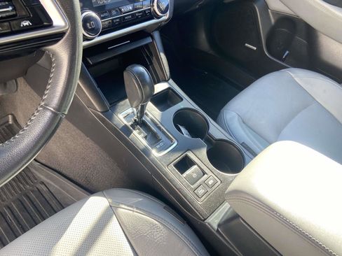 Used 2018 Subaru Outback 2.5i Limited image 13