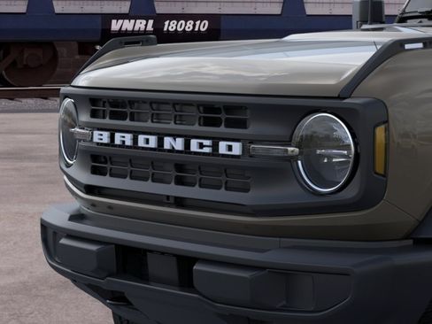 New 2026 Ford Bronco 4-Door AWD/4WD image 18