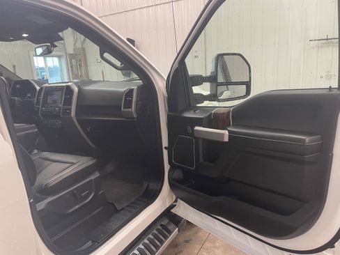 Used 2020 Ford F150 Lariat image 30